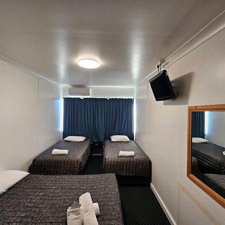 O'Shea'S Royal Hotel Goondiwindi Bagian luar foto