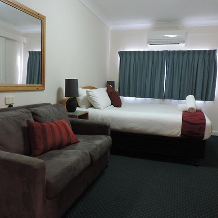 O'Shea'S Royal Hotel Goondiwindi Bagian luar foto