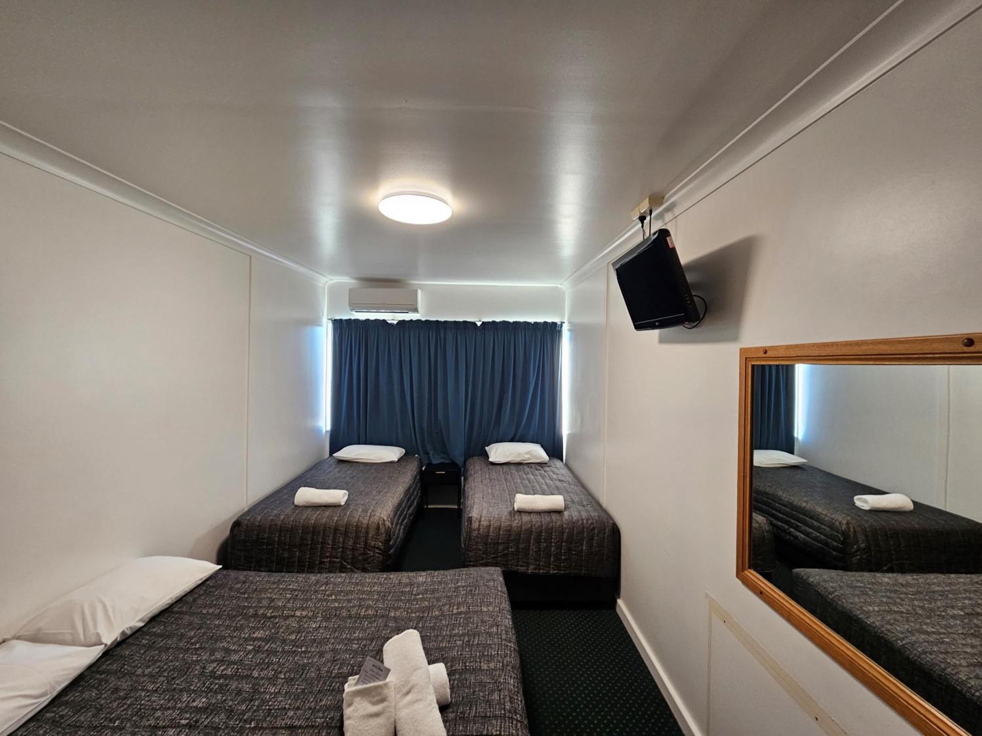 O'Shea'S Royal Hotel Goondiwindi Bagian luar foto
